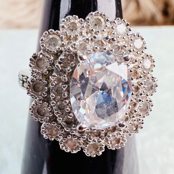 Beautiful silvertone bling statement, ring size 9 3/4 - Picture 4 of 4